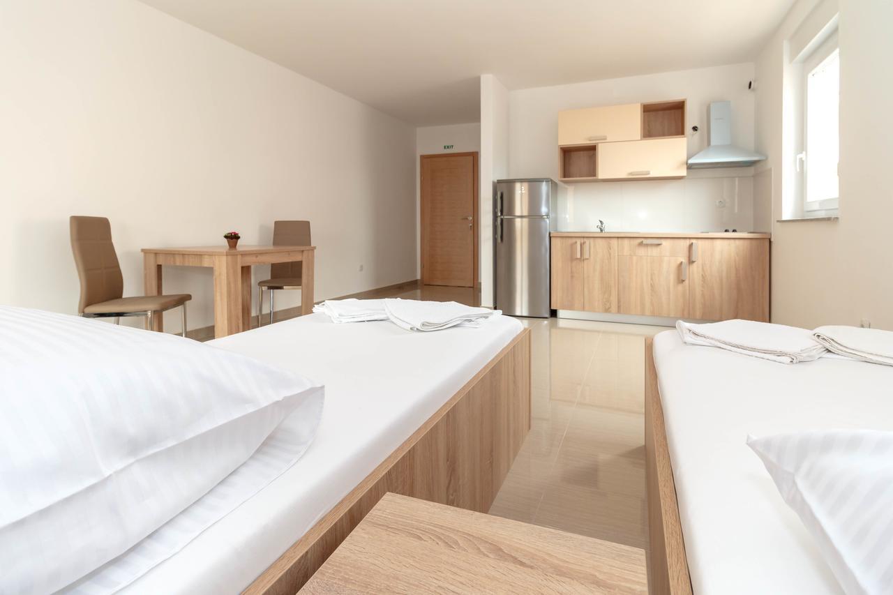 Summer Fun Apartments Новалья Экстерьер фото